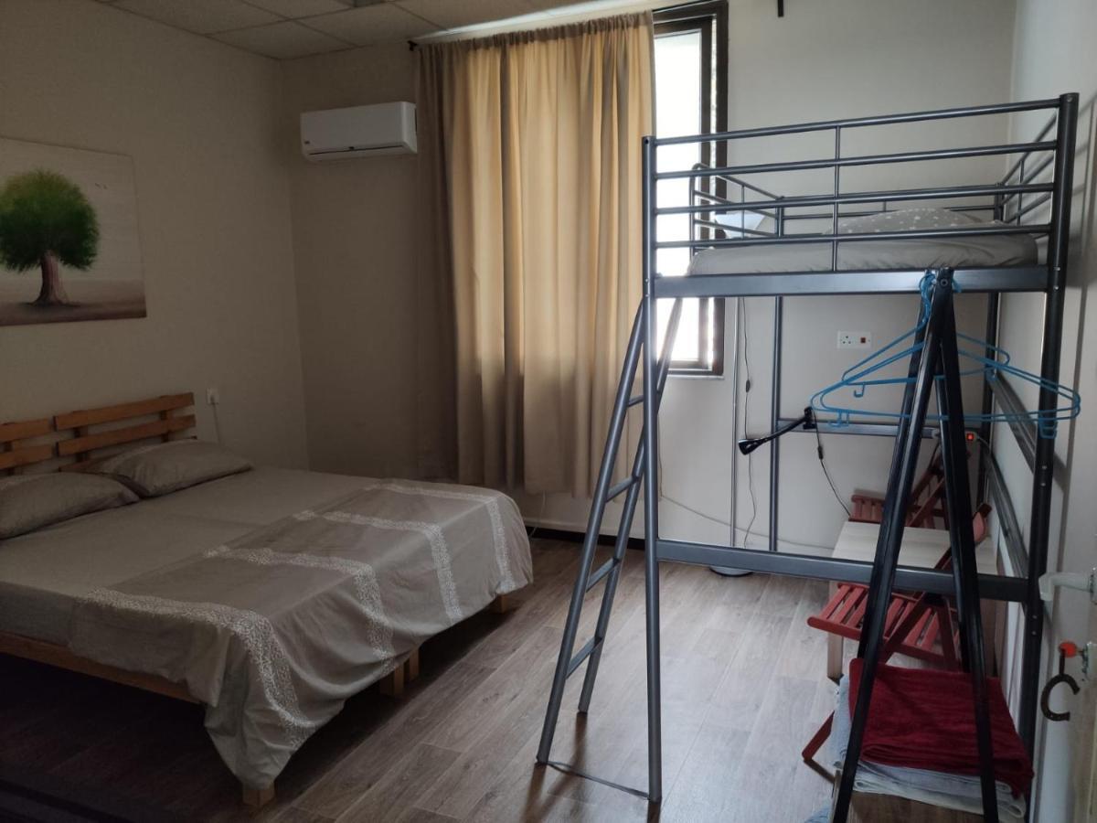 City Hall Hostel ハイファ エクステリア 写真