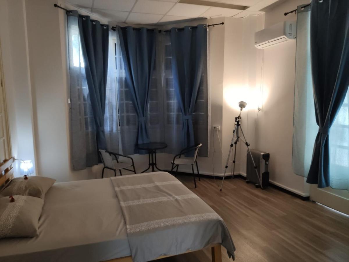 City Hall Hostel ハイファ エクステリア 写真