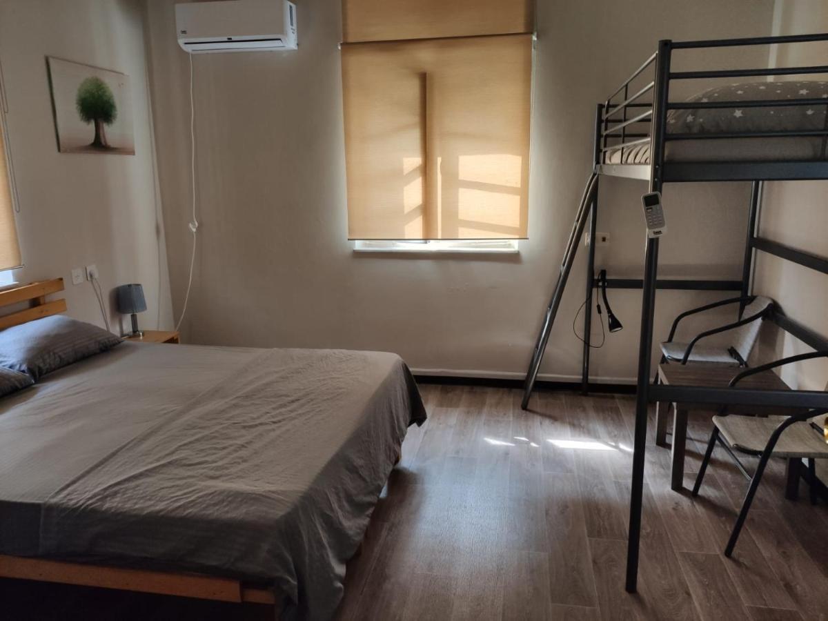 City Hall Hostel ハイファ エクステリア 写真