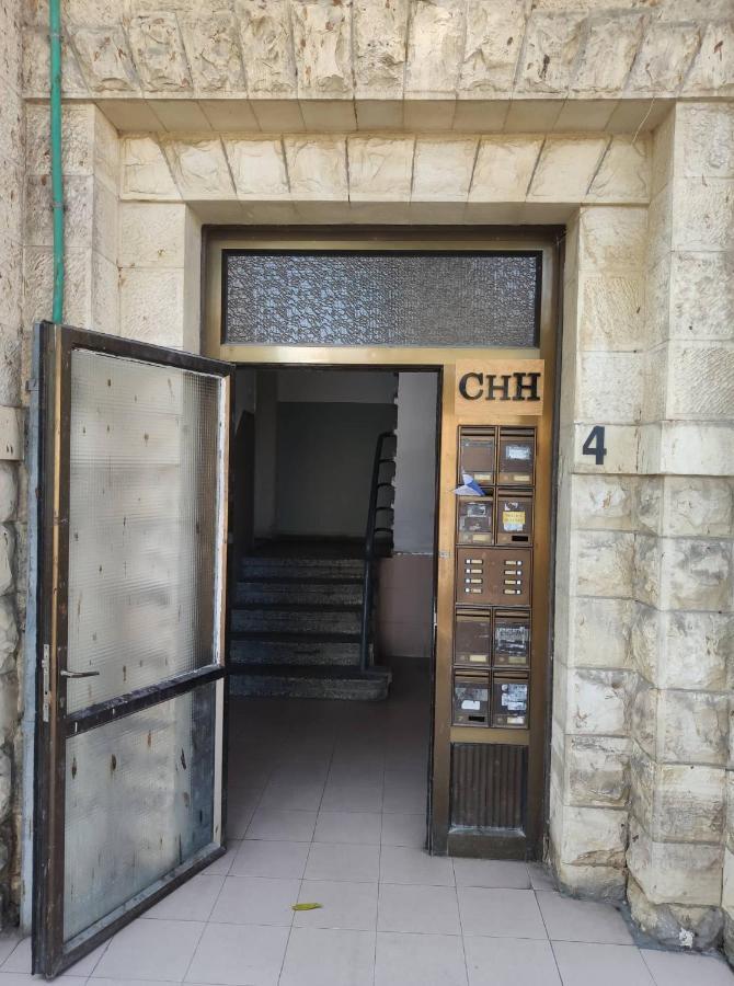 City Hall Hostel ハイファ エクステリア 写真